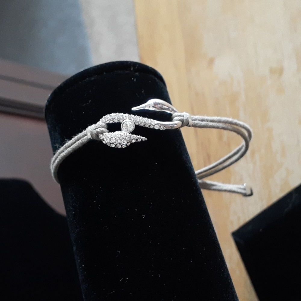 Swarovski Crystal Swan Stamped Adjustable Bracelet TT124 - Picture 12 of 17